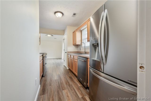 2801 Boulder Court, Jeffersonville, IN 47130