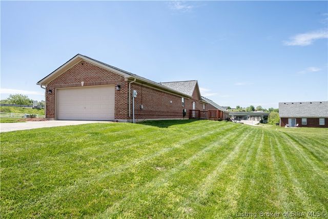 2801 Boulder Court, Jeffersonville, IN 47130