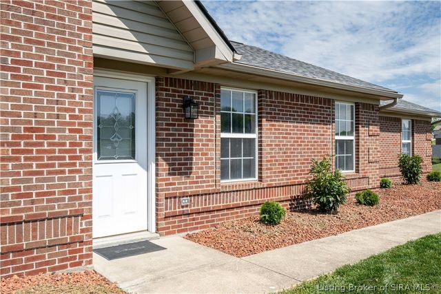 2801 Boulder Court, Jeffersonville, IN 47130
