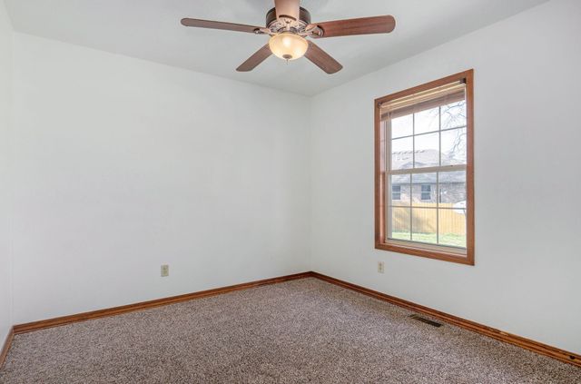 434 N Bonda Way, Nixa, MO 65714