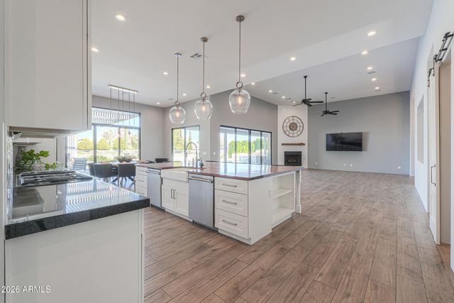 21837 S 156TH Street, Gilbert, AZ 85298