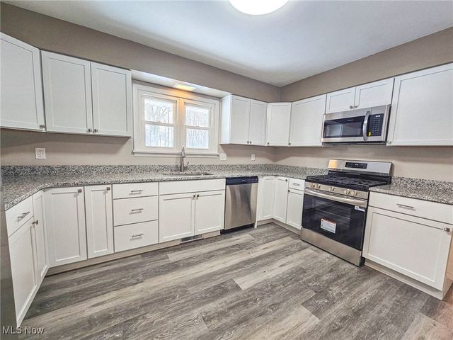 2319 Henn Hyde Road NE, Warren, OH 44484