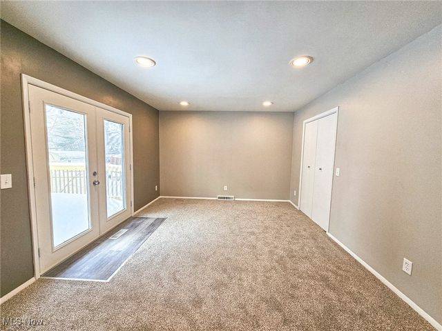 2319 Henn Hyde Road NE, Warren, OH 44484