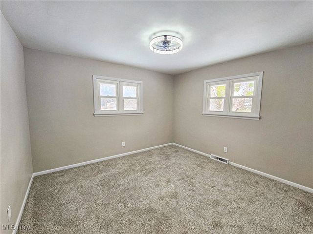 2319 Henn Hyde Road NE, Warren, OH 44484