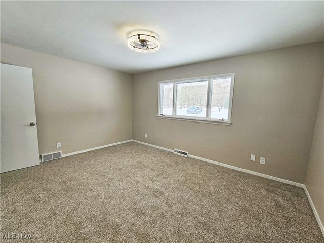 2319 Henn Hyde Road NE, Warren, OH 44484