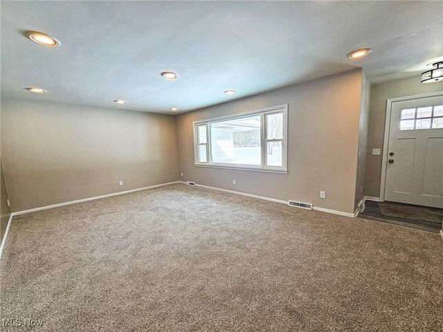 2319 Henn Hyde Road NE, Warren, OH 44484