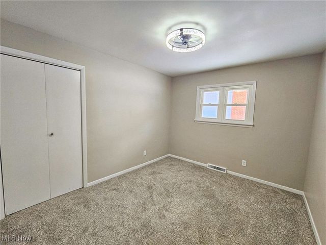 2319 Henn Hyde Road NE, Warren, OH 44484