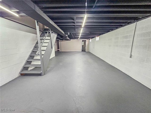 2319 Henn Hyde Road NE, Warren, OH 44484