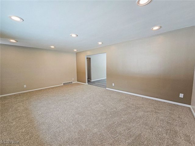 2319 Henn Hyde Road NE, Warren, OH 44484