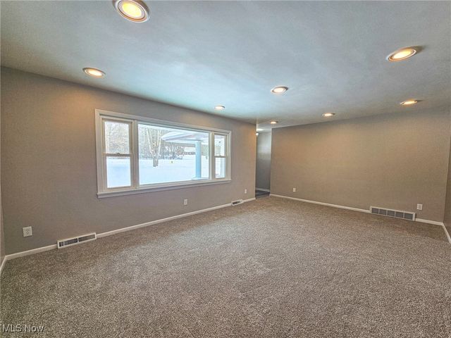 2319 Henn Hyde Road NE, Warren, OH 44484