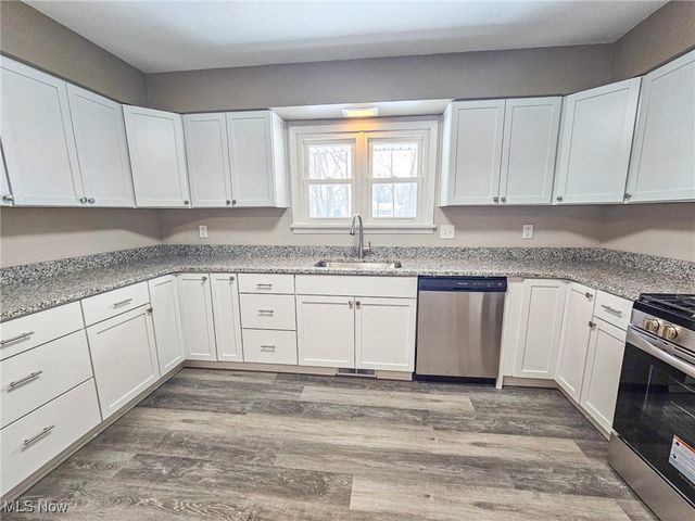 2319 Henn Hyde Road NE, Warren, OH 44484