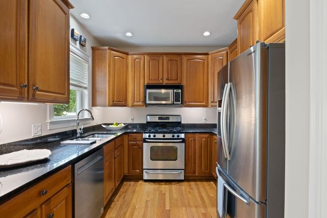 18 Haines Brook Farm Lane, Greenland, NH 03840
