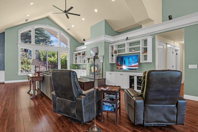2401 Sanford Dr, Rescue, CA 95672
