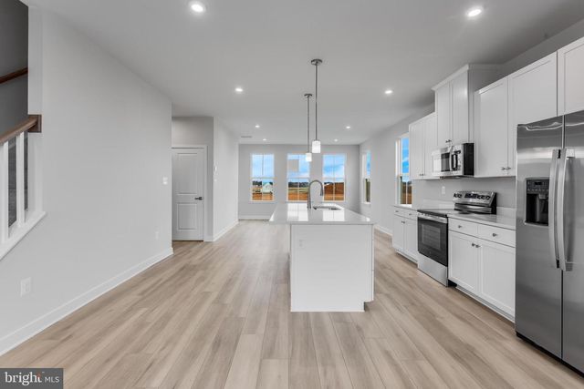 1721 DESTRIER ST, Ranson, WV 25438