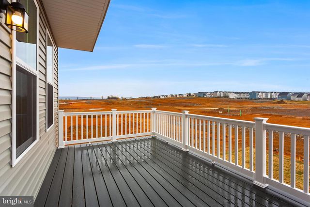 1721 DESTRIER ST, Ranson, WV 25438