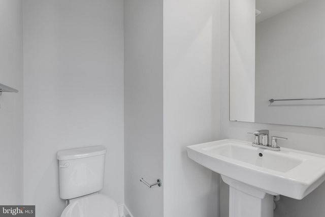 1721 DESTRIER ST, Ranson, WV 25438