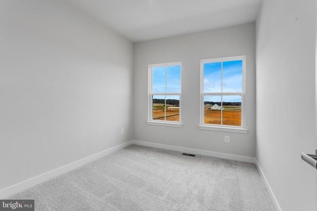 1721 DESTRIER ST, Ranson, WV 25438