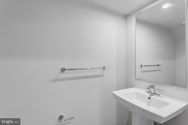 1721 DESTRIER ST, Ranson, WV 25438