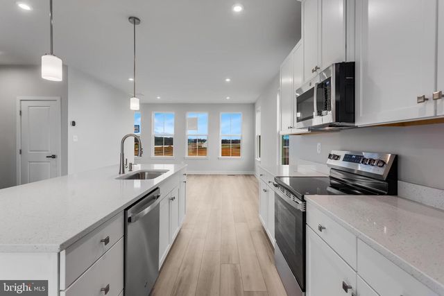 1721 DESTRIER ST, Ranson, WV 25438