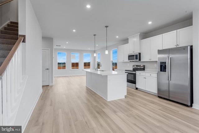 1721 DESTRIER ST, Ranson, WV 25438