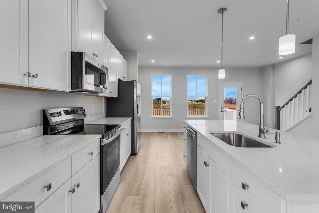 1721 DESTRIER ST, Ranson, WV 25438