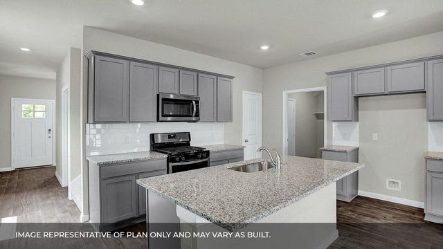 237 Amy Street, Angleton, TX 77515