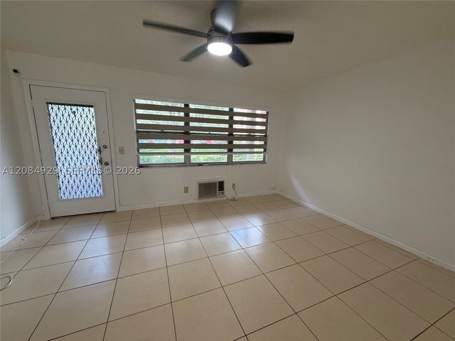 13350 SW 1st St 107P, Pembroke Pines, FL 33027