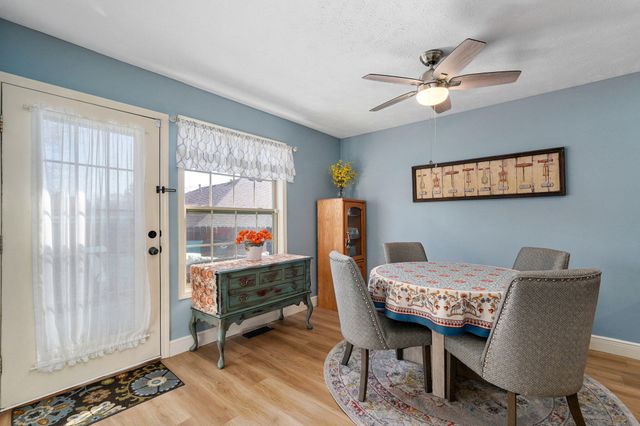 4236 S Shady Lake Avenue, Springfield, MO 65810