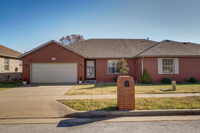 4236 S Shady Lake Avenue, Springfield, MO 65810