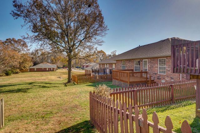 4236 S Shady Lake Avenue, Springfield, MO 65810