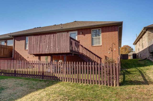 4236 S Shady Lake Avenue, Springfield, MO 65810