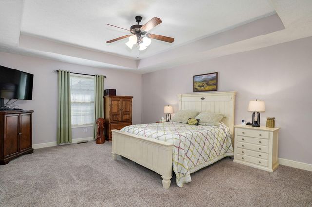 4236 S Shady Lake Avenue, Springfield, MO 65810