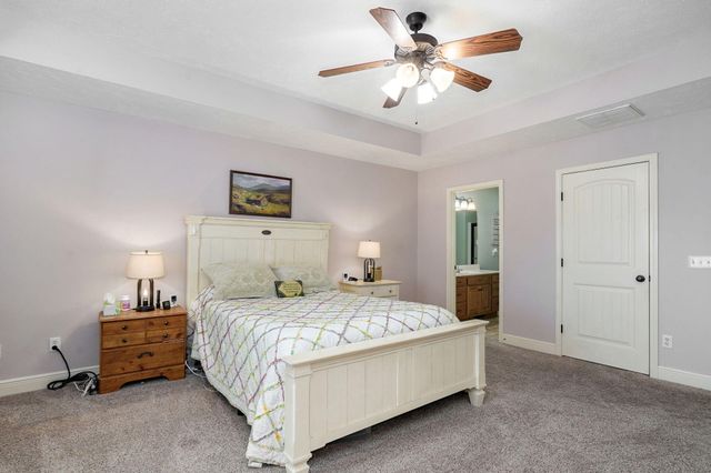 4236 S Shady Lake Avenue, Springfield, MO 65810