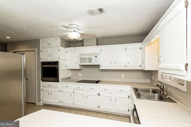 106 Pat Mell Drive, Peachtree City, GA 30269