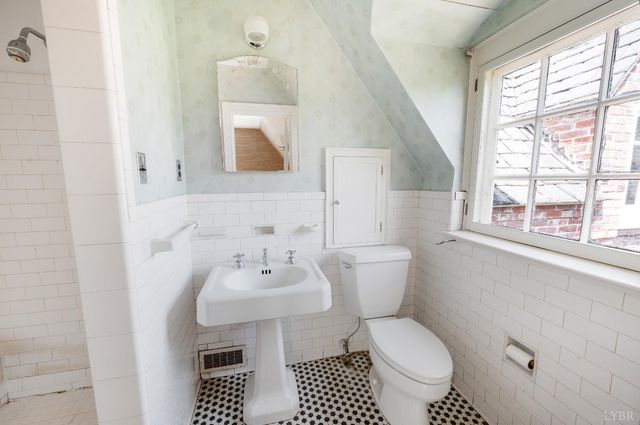 113 Oakwood Place, Lynchburg, VA 24503