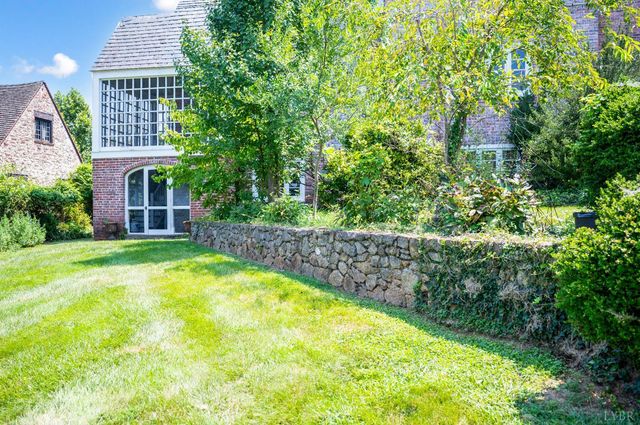 113 Oakwood Place, Lynchburg, VA 24503