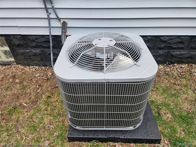 34812 Ash Street, Wayne, MI 48184