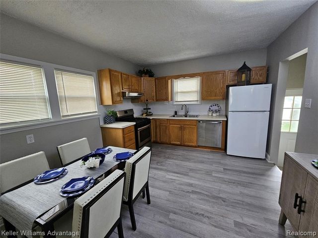 34812 Ash Street, Wayne, MI 48184