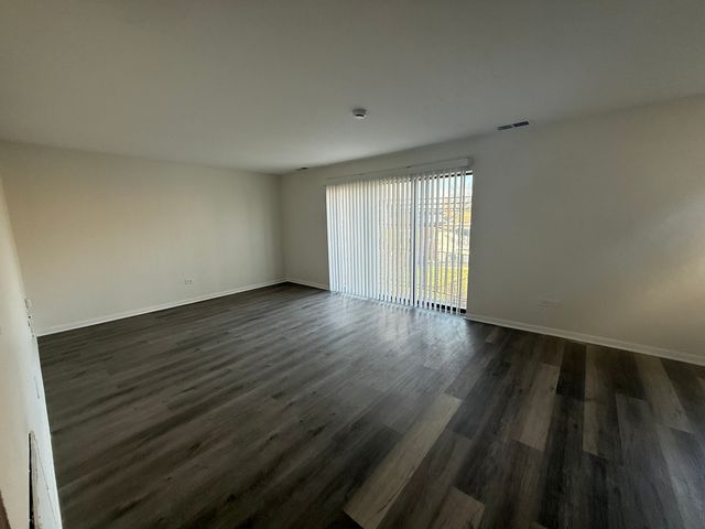 2310 N Harlem Avenue 203, Elmwood Park, IL 60707