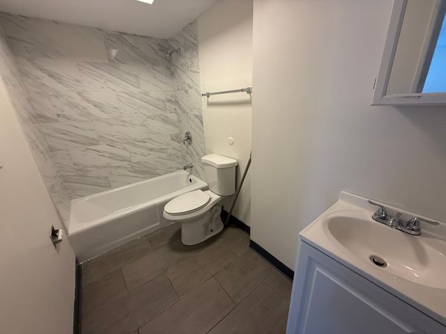 2310 N Harlem Avenue 203, Elmwood Park, IL 60707