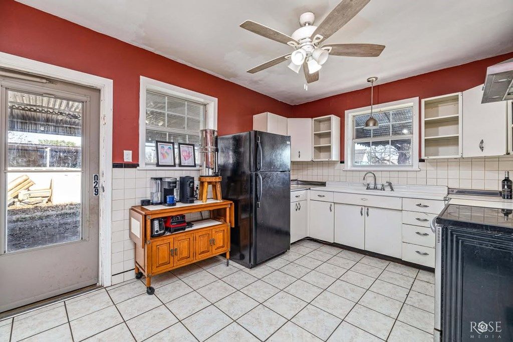 Image 12 of property listing at 205 Broadway St, Miles, TX 76861