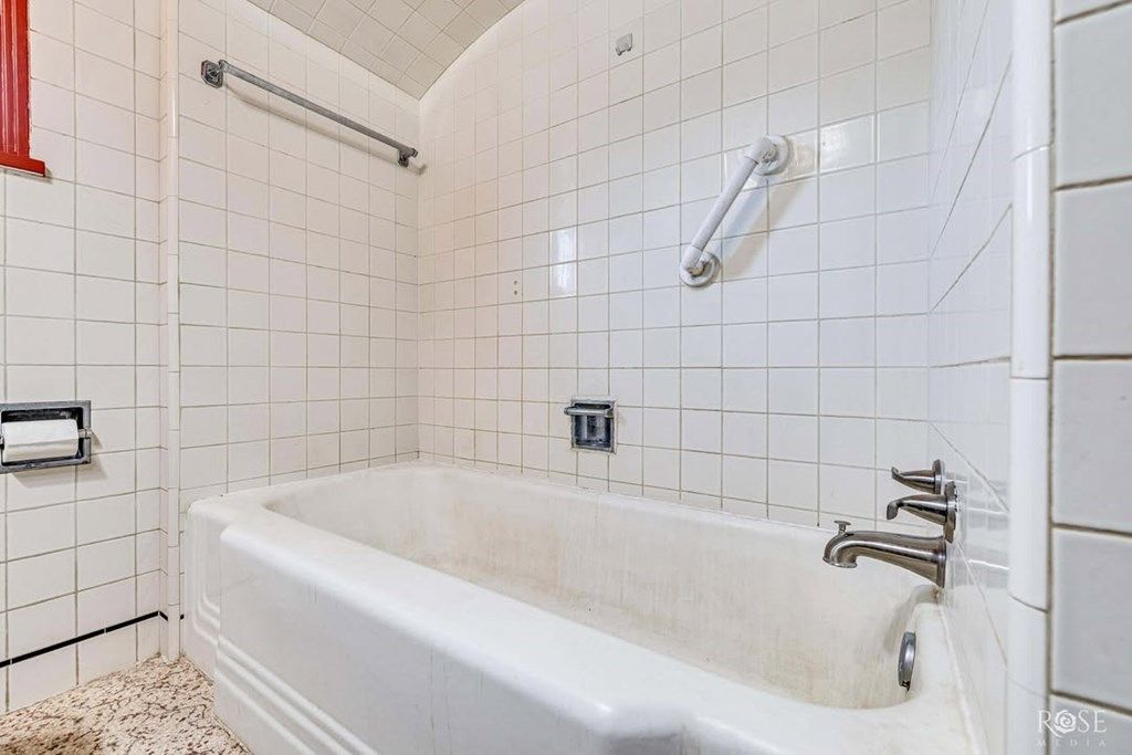 Image 17 of property listing at 205 Broadway St, Miles, TX 76861