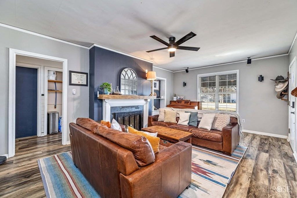 Image 9 of property listing at 205 Broadway St, Miles, TX 76861