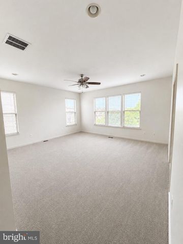 22806 BREEZY HOLLOW DR, Brambleton, VA 20148