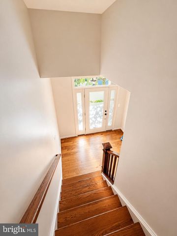 22806 BREEZY HOLLOW DR, Brambleton, VA 20148