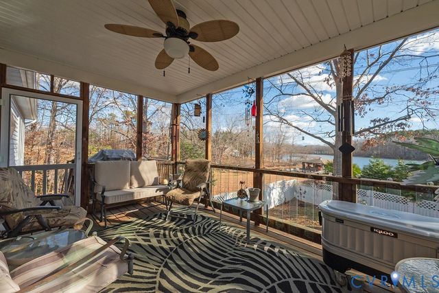 776 Tall Pines Dr, Mineral, VA 23117