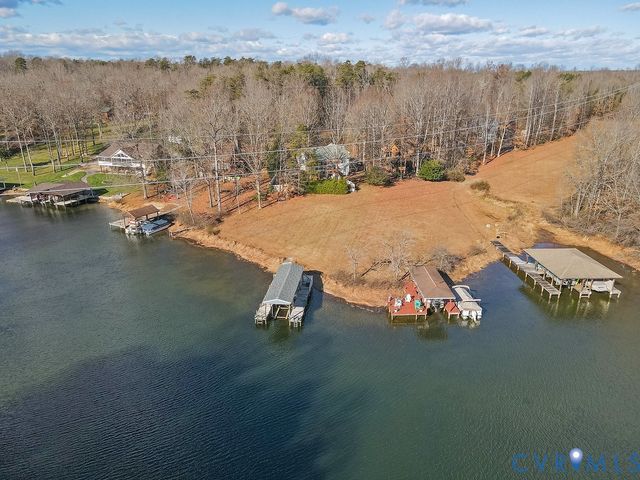 776 Tall Pines Dr, Mineral, VA 23117