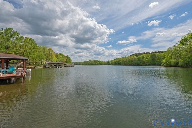 776 Tall Pines Dr, Mineral, VA 23117