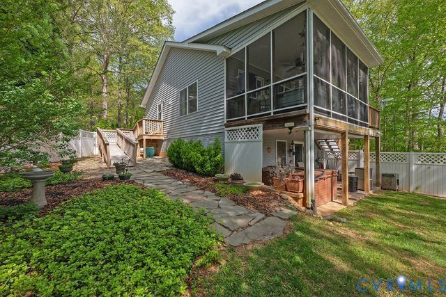 776 Tall Pines Dr, Mineral, VA 23117