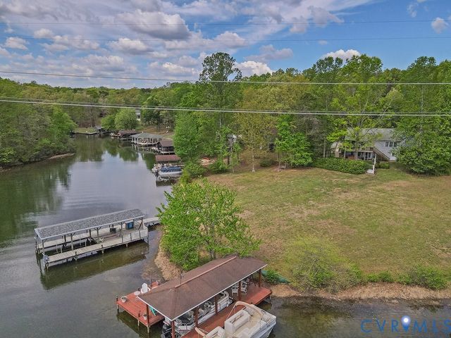 776 Tall Pines Dr, Mineral, VA 23117